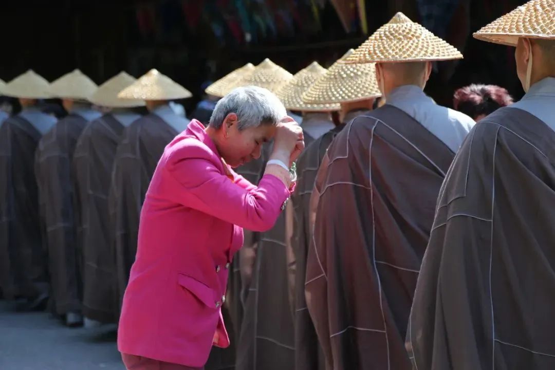 开示｜弘一大师：恭敬三宝，常人所应注意的数条