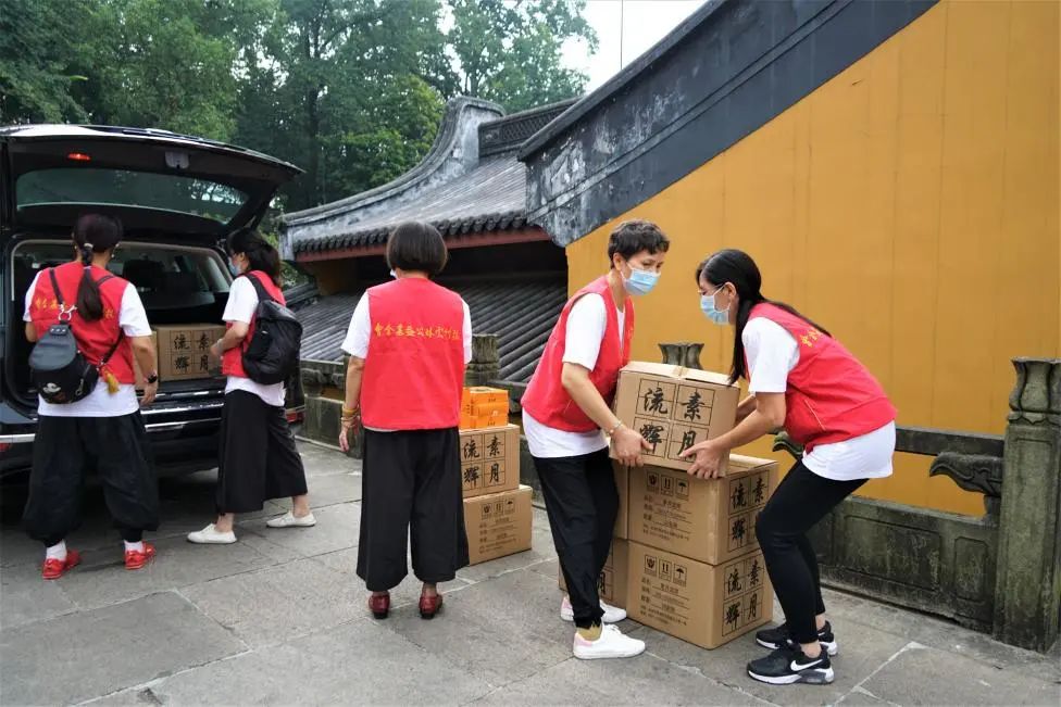 新闻｜心清闻妙香 素月祝福长 忻州翰林公益基金会开展中秋慰问活动