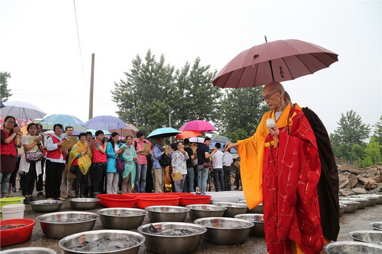 践行慈悲平等&nbsp;救拔众生苦难&nbsp;翰林寺举行放生法会