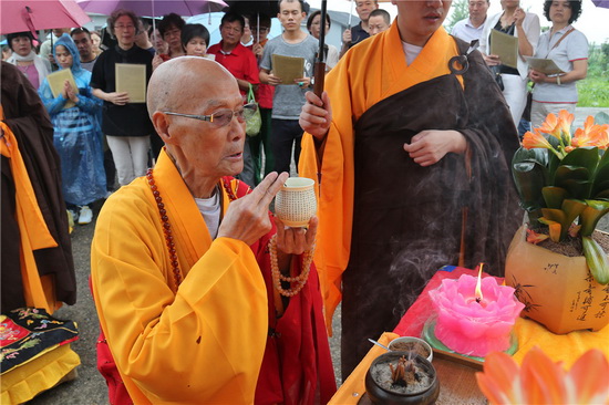 践行慈悲平等&nbsp;救拔众生苦难&nbsp;翰林寺举行放生法会