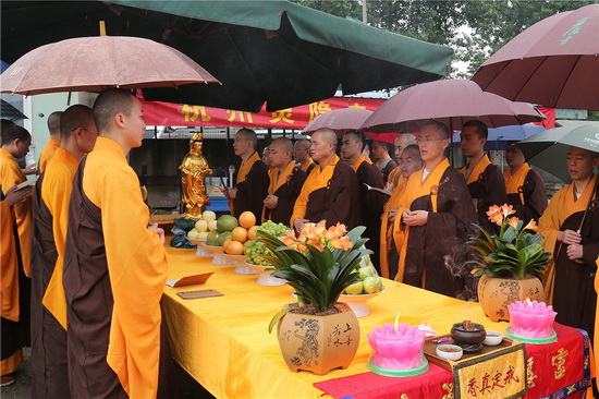 践行慈悲平等&nbsp;救拔众生苦难&nbsp;翰林寺举行放生法会