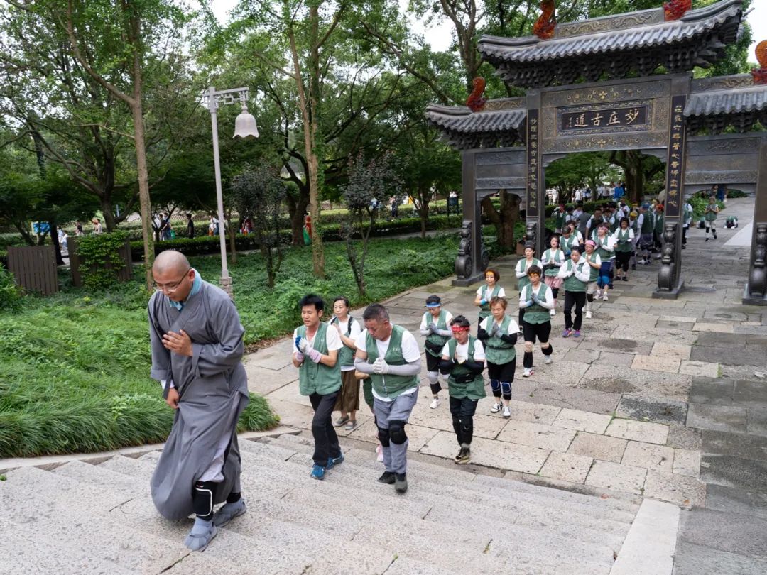 新闻｜忻州翰林寺方丈光泉大和尚领众朝礼普陀山观世音菩萨道场